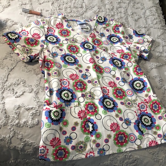 Top Scrub - Picture 3 of 5